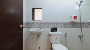 RedDoorz @ Golite Washington - Salle de bain