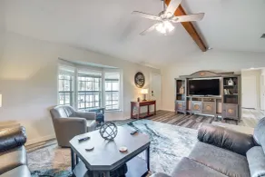 2 Mi to Lake Monticello: Home w/ Large Decks! - Interiør