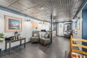 Snyders Shoreline Inn - Vestíbulo