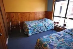 Bicheno's A Plus Apartments - Room