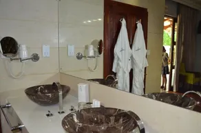 Staybridge Riverside & Spa - Bathroom