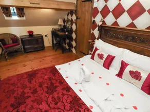 The Medieval Romantic - Rom