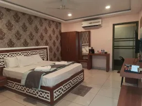 Emerald Royal Residency - Camera