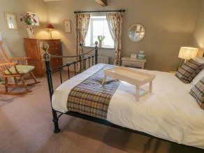 The Stable, Sedbury Park Farm - Room