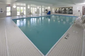 Holiday Inn Express Rochester Hills by IHG - Piscine