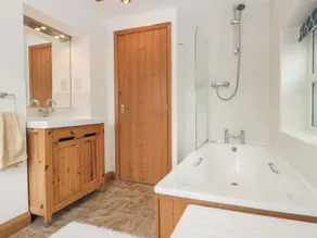 Wren Cottage - Badrum