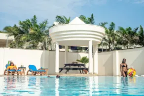 Nyali Luxury Suites - Piscina