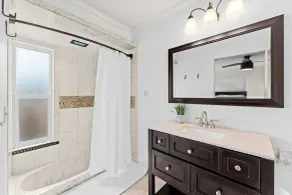 921 S Orlando Ave - Badeværelse