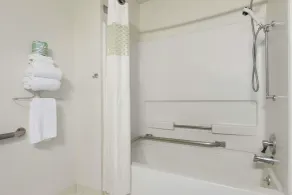 Super 8 by Wyndham Canton/Livonia Area - Salle de bain