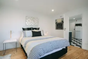 Deco Beach Luxury Apartments - Chambre