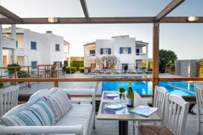 Aelia Apartments - Piscina