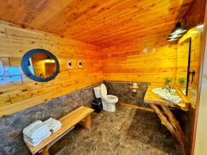 Haven Duplex at Lake Paradise Cottages - Badezimmer