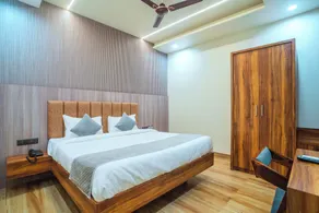 Hotel De Grand Dwarka-Near Jaipur Airport - Zimmer