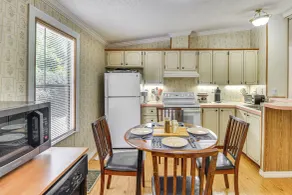 Crescent City Home w/ Charcoal Grill: Near 3 Lakes - Interiör