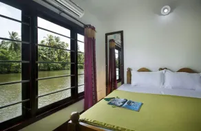 Sreekrishna Houseboats - Chambre