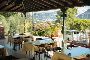Life Apart - Restaurant