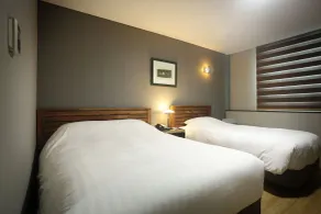 Gumi Century Hotel - Chambre
