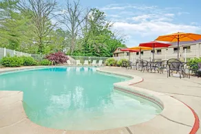 Ramada by Wyndham Flemington - Piscine