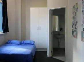 Surf 'N' Snow Backpackers Across Sky Tower - Habitación