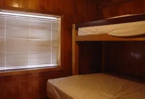 Idyllwild Camping Resort Wheelchair Accessible Cottage - Zimmer