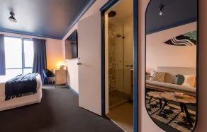 Roamer St Kilda - Bathroom
