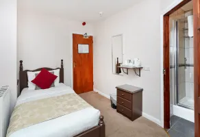 Conifers Guest House - Habitación