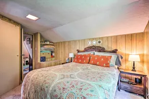 Vibrant Putney Cabin w/ Fire Pit: Hike & Ski! - Innenbereich