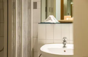 ODELYA - Stadthotel im Park - Badezimmer