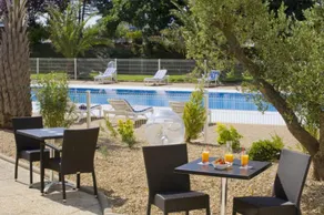 Hôtel Oceania Nantes Aéroport - Piscine