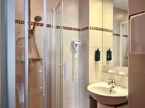 Comfort Hotel Dinard Balmoral - Salle de bain