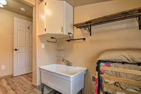 Cozy Home w/ Canyon Views: 2 Mi to Grand Staircase - Interiör