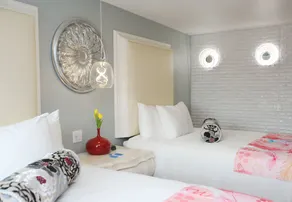 Dragonfly Inn & Suites - Værelse