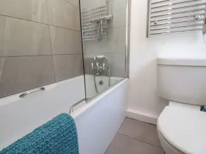 6 Bellair Road - Badezimmer