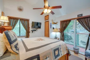Secluded Placerville Cabin w/ Deck: Walk to River! - Quarto