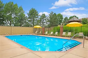 Days Inn by Wyndham St. Louis/Westport MO - Piscine