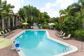 Super 8 by Wyndham Riviera Beach West Palm Beach - Piscine