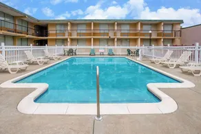 Ramada by Wyndham Rome / Verona - Piscine