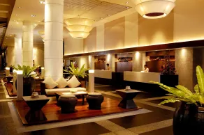 Pullman Phuket Karon Beach Resort - Coin salon dans le hall