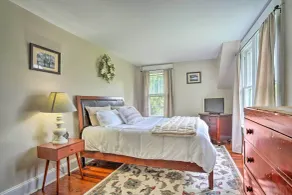Elegant Charles Town Home: Grill, Walk Dtwn! - Intérieur
