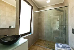 Villa adatta alle famiglie con giardino, griglia e piscina privata | Vista sulla città | Accanto alla spiaggia - Bagno