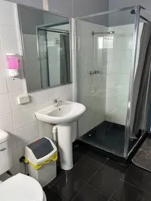 Shiralee Hostel -note - Valid passport required to check in - Bathroom