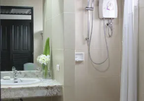Phi Phi Holiday Resort, Leam Tong Beach - Salle de bain