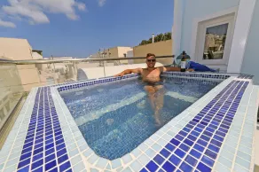 Asterolithos - Pool