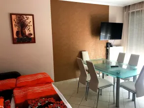 Princess Luxus Apartman - Essbereich im Zimmer