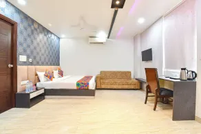 FabHotel Pacific View - Habitación