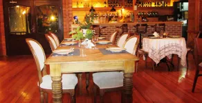 Robin's Nest - Restaurante
