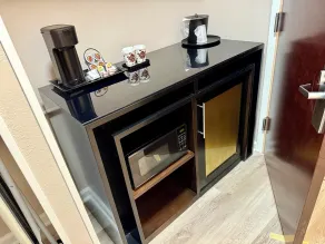 Coastal Comfort Hotel - Zimmer