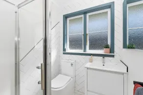 HOH - Hazel's Homestead - Bathroom
