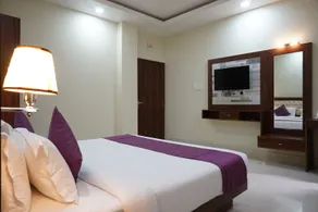 Pemaling Lords Eco Inn Guwahati - Room