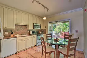 Quaint Central Miami Bungalow: 10 Mi to Mid-Beach! - Intérieur